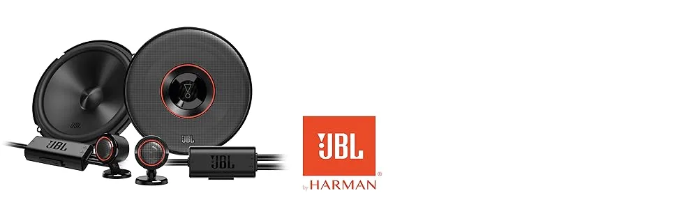 Tekst: 'JBL'. Onderdelen van het autoradiosysteem, waaronder zwarte ronde luidsprekers en versterkereenheid. Professionele geluidsapparatuur voor auto's, opgesteld tegen een witte achtergrond.