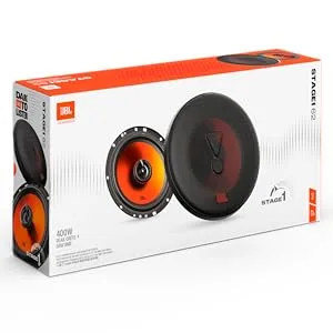 Serie productverpakkingen met oranje en witte winkeldozen met productspecificaties en branding.