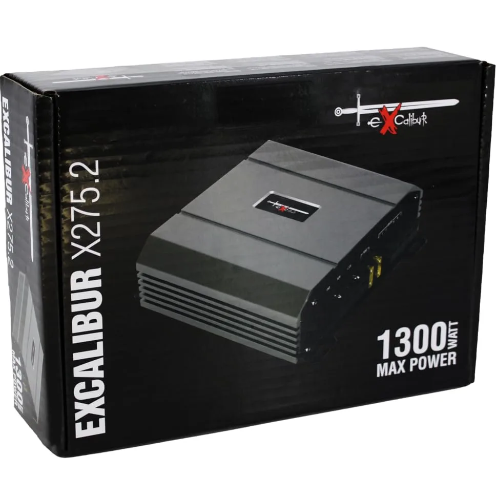 De tekst toont 'EXCALIBR X2', 'EXCALIBR 275' en '1300F' op zwarte productdozen. Serie zwarte audioversterkerboxen voor auto's met productbranding.